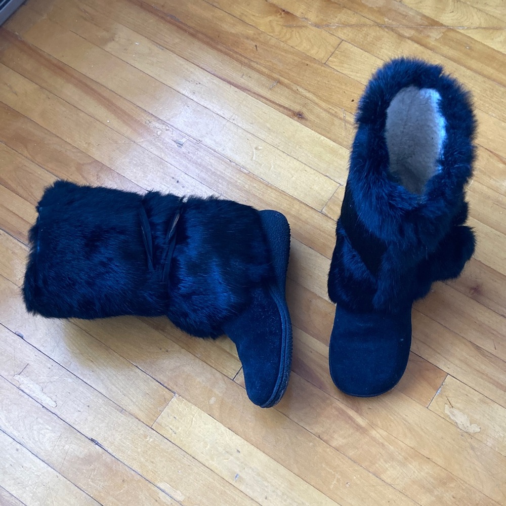 Rabbit & Leather Upper Boots with Pom Poms - Black